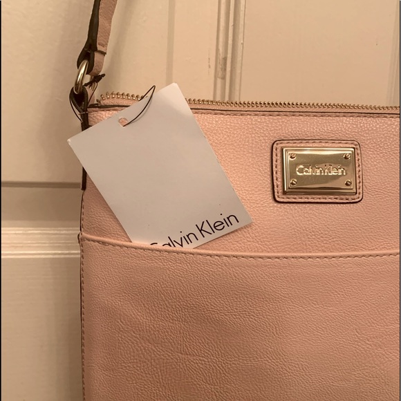 Calvin Klein Pink Leather Crossbody Bag - Picture 3 of 14